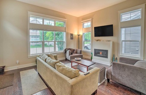Benton Harbor Casa | Benton Harbor Townhome with Golf Course View!