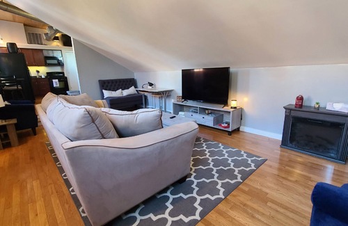 Benton Park Condominio | Benton Park Bliss: 2BR Condo to Unwind and Explore