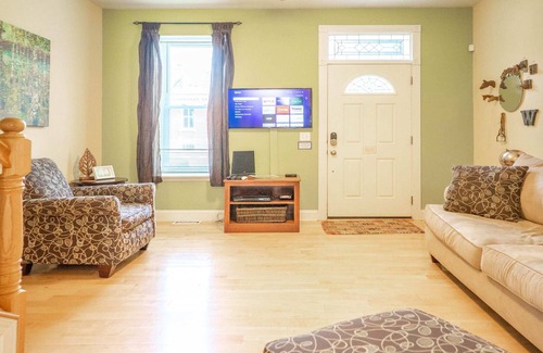 Benton Park Casa | Benton Park Cute Bungalow | Sleeps 6 / ABODEbucks