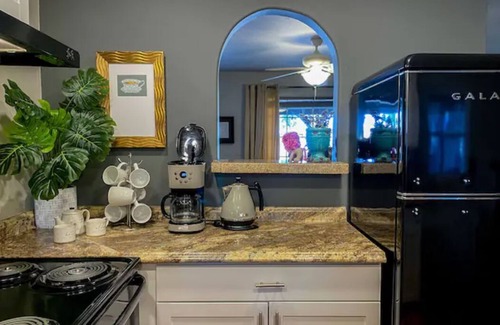 Midtown Casa | Benton Place - Stylish Desert Escape