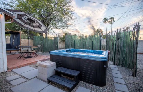 Midtown Casa | Benton Place - Stylish Desert Escape