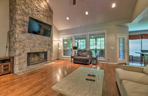 Bentonville Casa | Bentonville Home with Pool Table, 2 Mi to Downtown!
