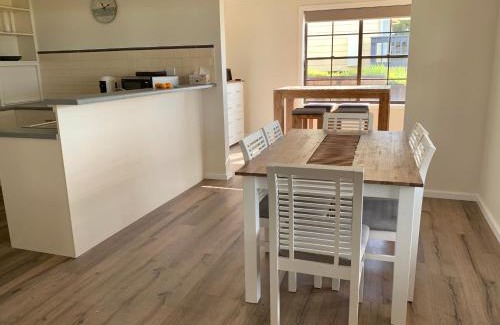 Emu Bay Casa | Berds Nest