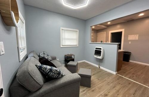 Berea Casa | Berea's Blue Bungalow - Near Hopkins Airport, IX Center, NASA, Cle MetroParks & Baldwin Wallace - Coffee Provided!