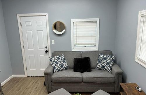 Berea Casa | Berea's Blue Bungalow - Near Hopkins Airport, IX Center, NASA, Cle MetroParks & Baldwin Wallace - Coffee Provided!