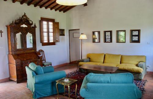 San Casciano in Val di Pesa Apartamento | Berentano Apartment with Patio and pool table