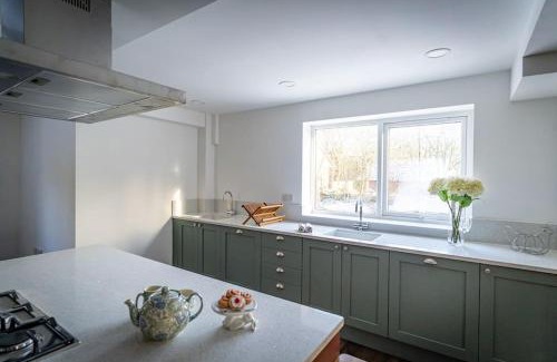 Farley Casa | Beresford, woodland lodge, sauna, hot tubs & games for 18