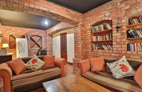 Gordons Bay Central Casa | Berg en Zee Guesthouse