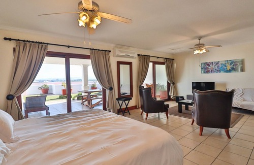 Gordons Bay Central Casa | Berg en Zee Guesthouse