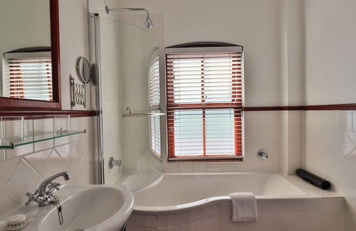 Gordons Bay Central Casa | Berg en Zee Guesthouse
