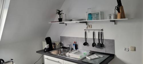 Bergisch Gladbach Apartamento | Berg Messe DG 1Zi, K,D,B Parkplatz, W-Lan, Homeoffice
