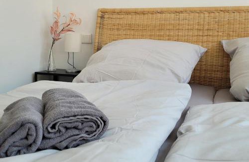Bergisch Gladbach Apartamento | Berg Messe EG, 2,5 Zimmer, Homeoffice, W-Lan
