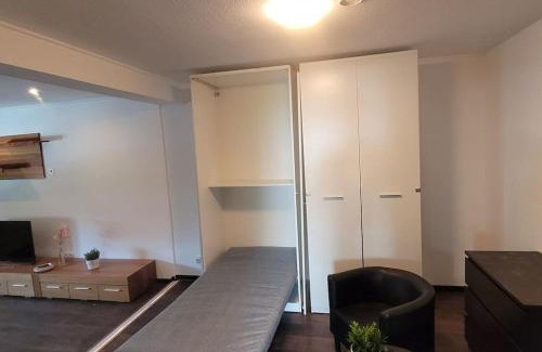 Bergisch Gladbach Apartamento | Berg Messe EG, 2,5 Zimmer, Homeoffice, W-Lan