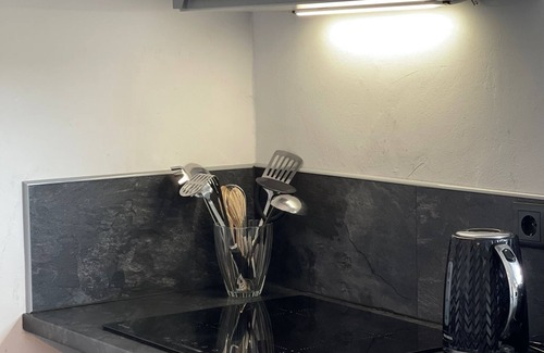 Bergisch Gladbach Apartamento | Berg Messe OG, 2 Zimmer, W-lan, Homoffice