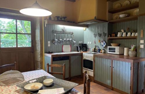 Sauvagny Casa | Bergerie restaurée avec cheminée, jardin clos, animaux acceptés - FR-1-489-13