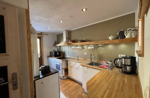 Oberwiesenthal Casa | Berghütte Fichtelstreich - vacation home, shower, WC