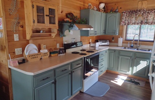 Bergland Casa | Bergland Bay Hideaway is a Lovely 3-bedroom Lakefront house in Bergland Mi