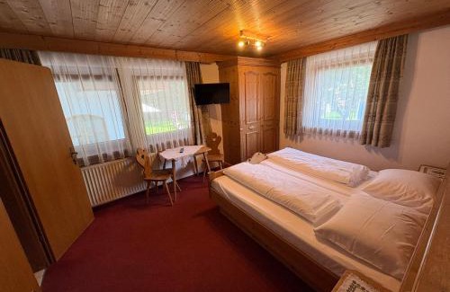Mayrhofen Casa | Bergsteiger-Zimmer Pension Obermair