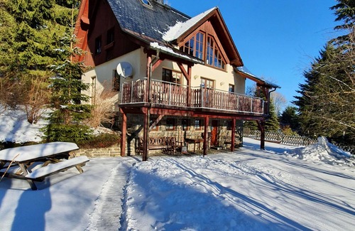 Oberwiesenthal Apartamento | Bergtraum holiday home - At 955 m above sea level, the clouds are very close and the slopes are in front of the door