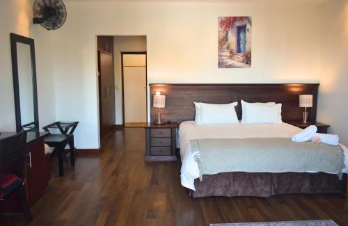 Outeniqua Strand Complejo | BergWood Inn