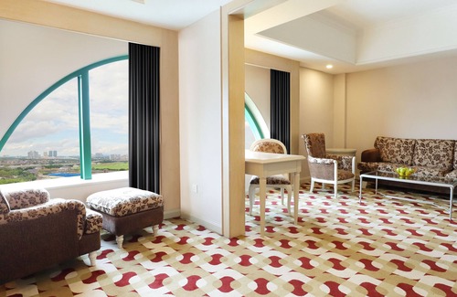 Central District Hotel | Berjaya Waterfront Hotel