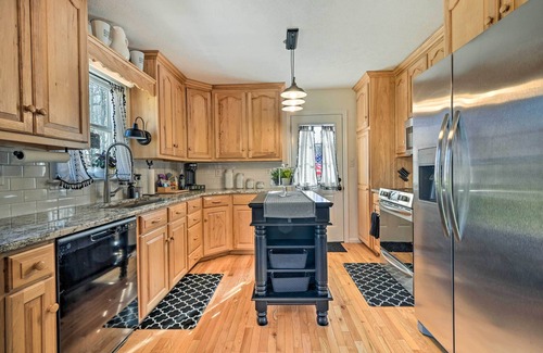 Berkeley Springs Casa | Berkeley Springs Vacation Home w/ Fire Pit!