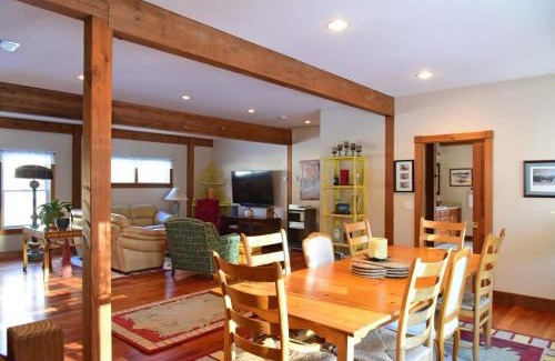 New Marlborough Casa | Berkshire Vacation Rentals: Peaceful Post and Beam Loft Sleeps 9