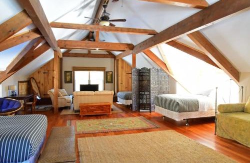 New Marlborough Casa | Berkshire Vacation Rentals: Peaceful Post and Beam Loft Sleeps 9