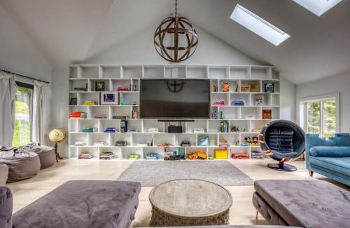 Williamstown Casa | Berkshire Vacation Rentals: The Brookman: Renovated 6000 SF Estate On 40 Acres