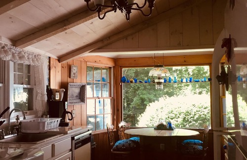 Lebanon Springs Otro | NR TANGLEWOOD, AGOSTO, 3br, 2ba, QUEECHY LAKE, Screen Porch, Garden, Studio
