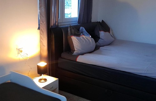 Schoenefeld Apartamento | Berlin - Schönefeld grüne Wohnung