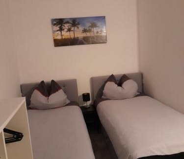 Schoenefeld Apartamento | Berlin - Schönefeld grüne Wohnung