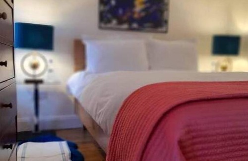 Bantry Condominio | Berlin Wall Apartment at The Residence Bantry