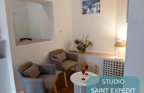 Lourdes Hotel | Bernadette' Cosy Flat - 3 minutes walk main door to sanctuary entrance- Old Town - Bernadette de Soubirous's neighborhood
