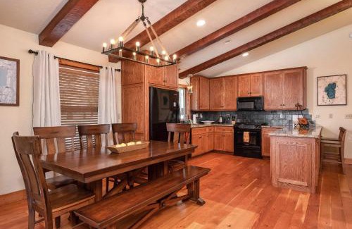 Truckee Casa | Bernese Gem