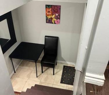 Halton Regional Municipality Apartamento | Bernie's Basement