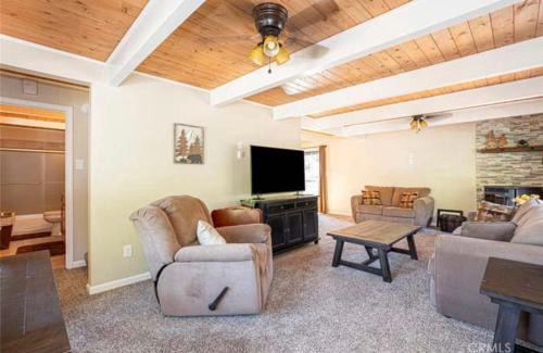 Pine Mountain Club Casa | Bernina Dr. Retreat