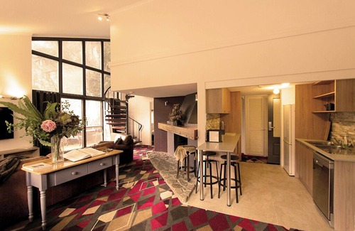 Thredbo Hotel | Bernti's Mountain Inn