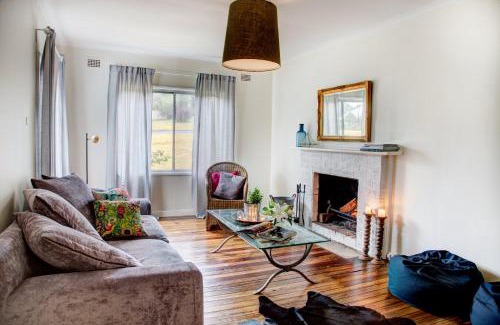 Berrima Casa | Berrima Cottage, walk to village, open fire