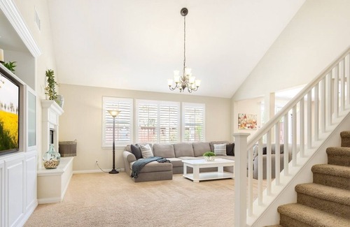 Temecula Casa | Berry Cabernet - Beautiful Home in Winchester
