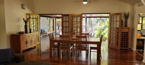 Berry Springs Casa | Berry Springs Tropical Retreat