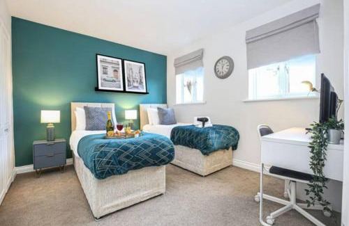 Upton Casa | Berrywood House - Close to Northampton Town Centre - Free Parking, Fast Wifi, SmartTV with Netflix by Yoko Property