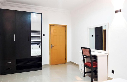Ofin Casa | Berrywood Stylish 2-bedroom fully serviced Maisonette