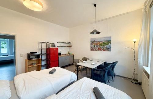 Schwerin Apartamento | Berta - Zentrale Wohnung - 2 Küchenzeilen - Nähe Bahnhof