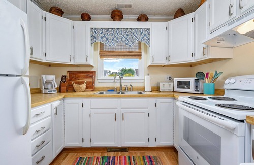 Chincoteague Casa | Bertie Street Cottage on Chincoteague Island!