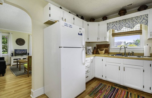 Chincoteague Casa | Bertie Street Cottage on Chincoteague Island!