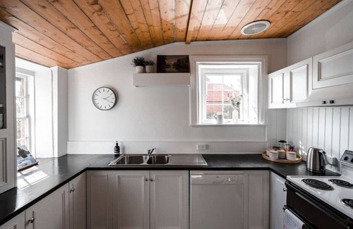 Battery Point Cabaña | Berwick Cottage in Historic Battery Point