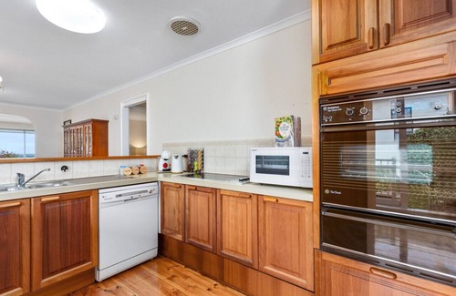 Berwick Casa | BerwickHills Stylish 3 BdrmHome *Free Wifi*NetFlix