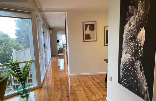 Berwick Casa | BerwickHills Stylish 3 BdrmHome *Free Wifi*NetFlix