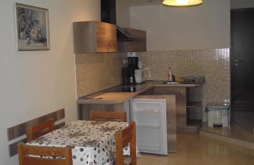Sarvar Apartamento | Besenyei Apartman